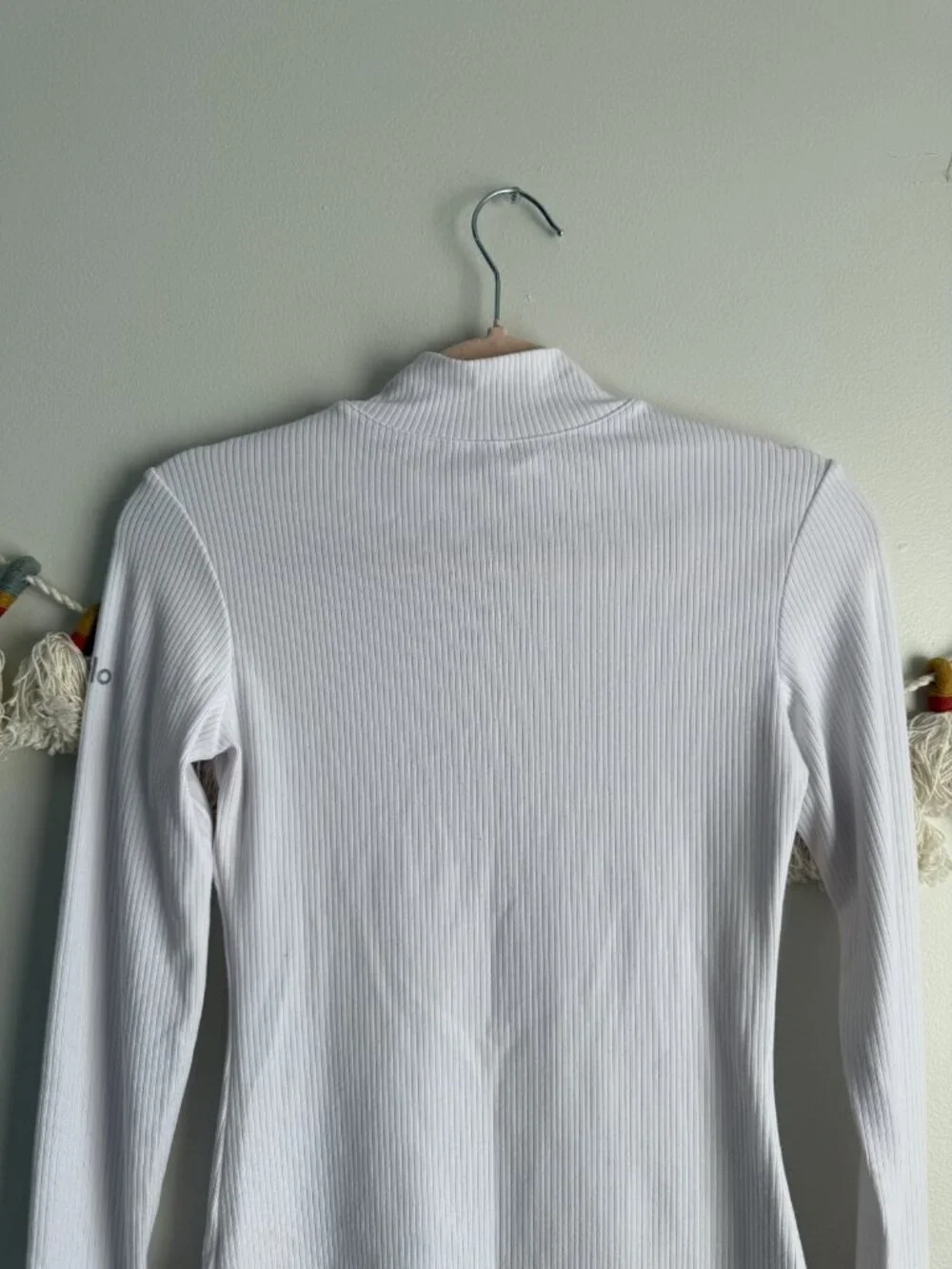 Alo Yoga Wellness White Mock Neck Ribbed Knit Long Sleeve Top Basics Layering S